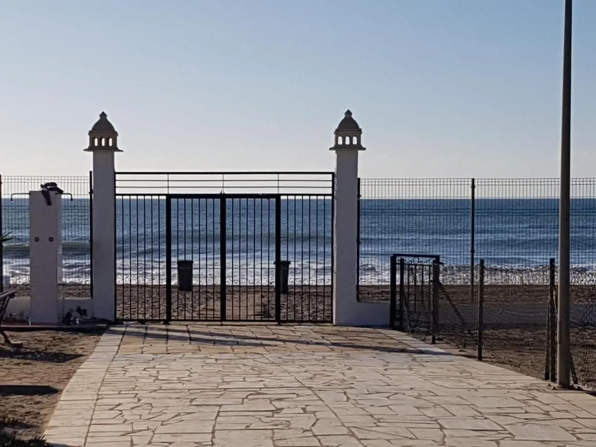 Casa Baja Naturista Con Patio En Primera Linea De Playa Con Piscina Comunitaria! Vera Apartamento
